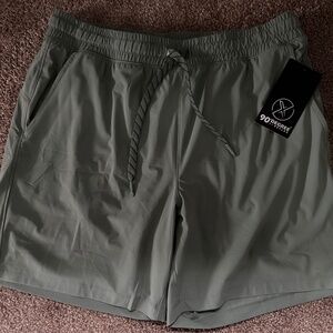 Men’s 90 Degree shorts size L